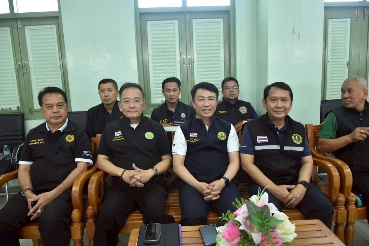 title - รองเลขาธิการ ส.ป.ก. ร่วมติดตามรัฐมนตรีช่วยว่าการกระทรวงเกษตรและสหกรณ์ (นางสาวปิยะรัฐชย์ ติยะไพรัช) ลงพื้นที่ตรวจราชการใน จังหวัดแพร่
